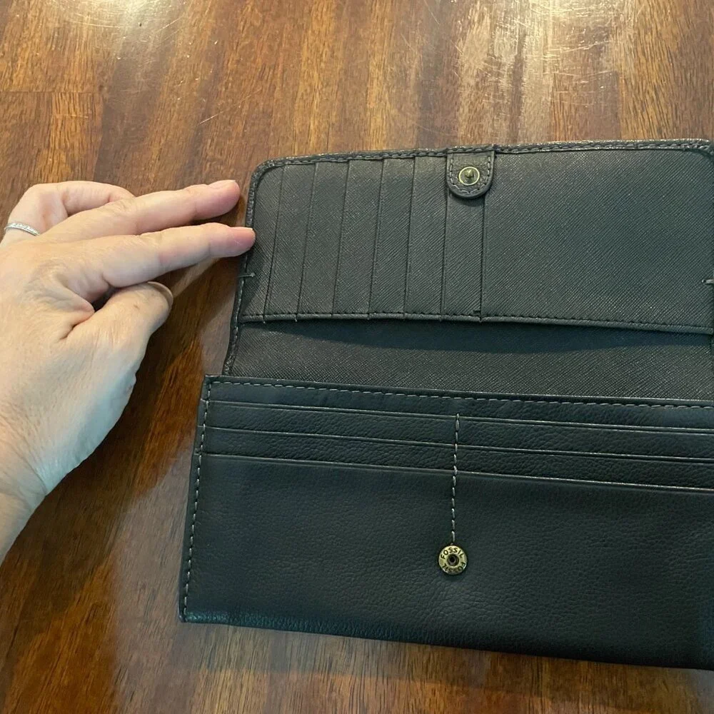 Fossil Black Leather Tri-Fold Wallet 8